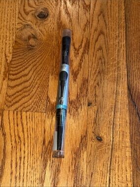 It Cosmetics plush all over shadow brush no 322